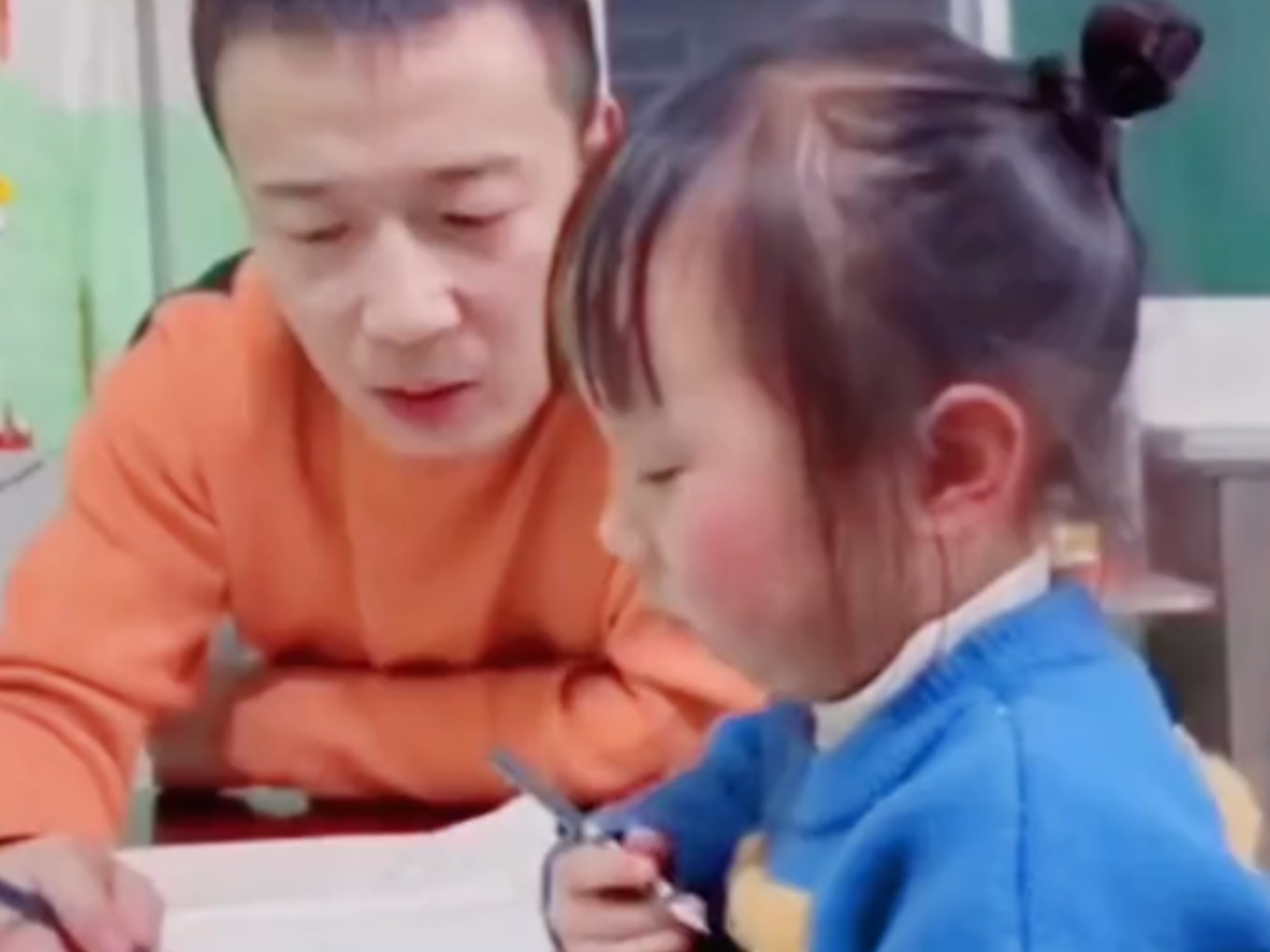 家长辅导孩子作业，差点被气哭了。